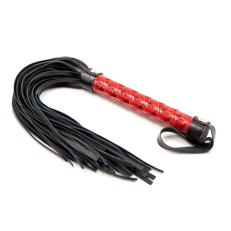 Flogger Patron de Diamante y Mango de Metal 39 cm Rojo